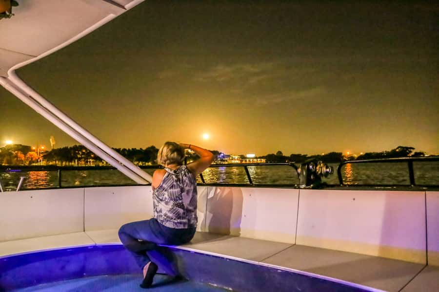 Perth: Swan River Dinner Cruise - Drinks are available, but budget for them