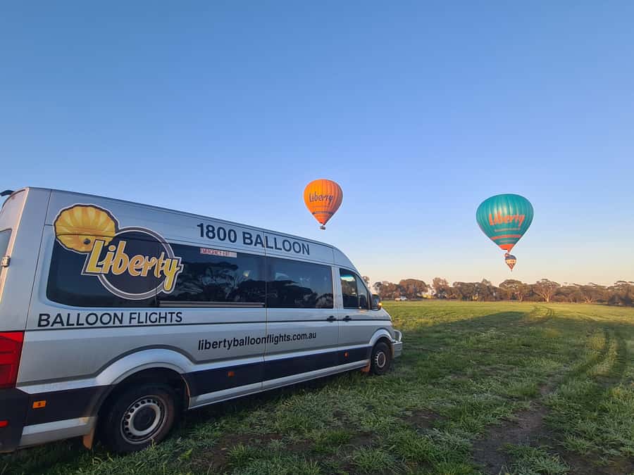 Perth to Northam: Balloon flight including shuttle bus - Leaving Perth before dawn for Northam