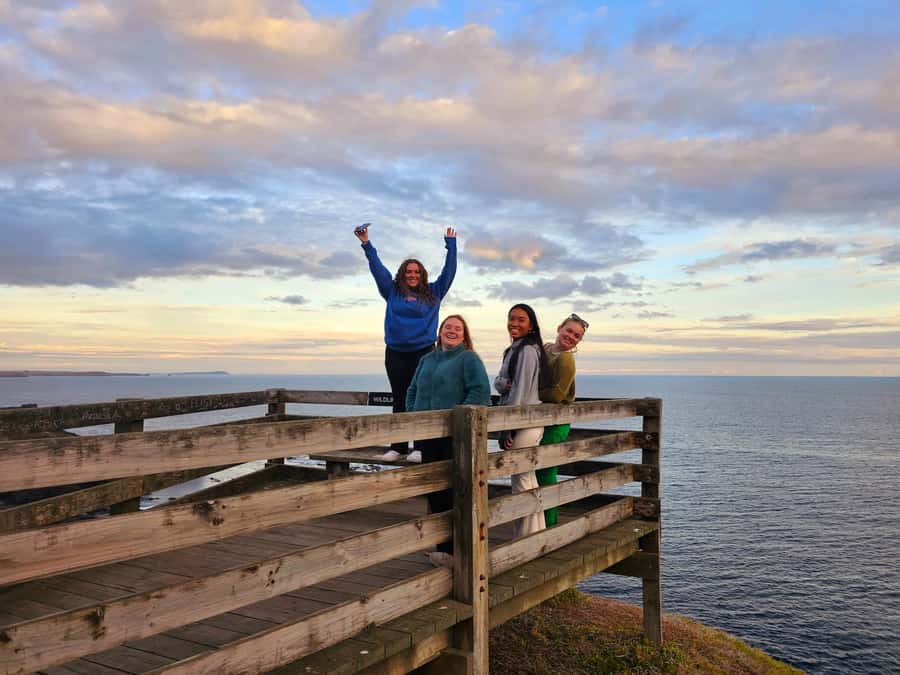 Phillip Island: Golden Hour Penguin Express Tour - Cowes: 30 minutes of island life