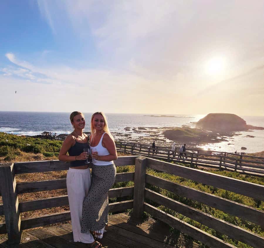 Phillip Island: Golden Hour Penguin Express Tour - Practical ways to make the evening better