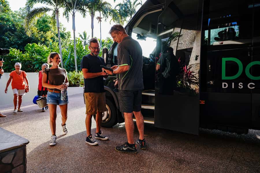 Port Douglas: Afternoon Daintree Tour w/ Wildlife Cruise - Walking the 500 Metres at Mossman Gorge