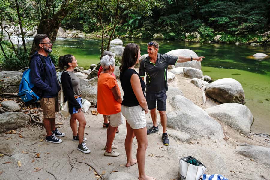Port Douglas: Best of Daintree Rainforest Day Tour - Mossman Gorge starts the day on an easy footing