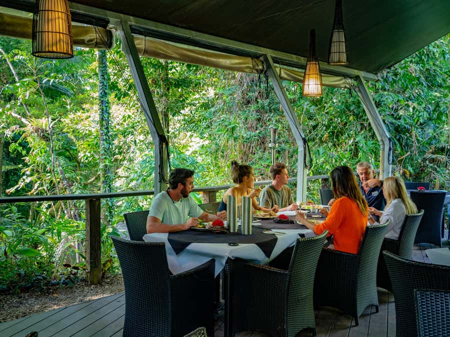 Port Douglas: Daintree Rainforest and Cape Tribulation Tour - Lunch at Heritage Lodge