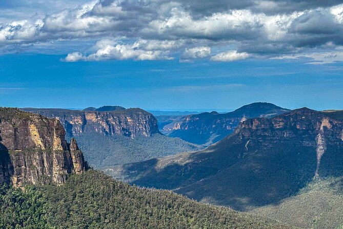 Private Blue Mountains Escape The Crowds Mercedes Tour - The Three Sisters at Echo Point