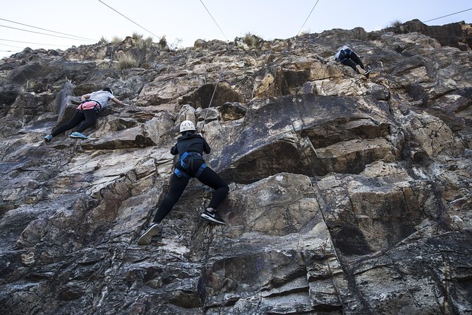 Rock Climbing at the Kangaroo Point Cliffs in Brisbane - Climbing the Kangaroo Point routes