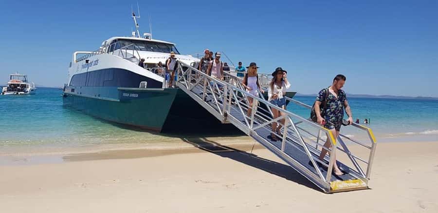 Rosslyn: Great Keppel Island Glass Bottom Boat Tour - Choosing your island time after the boat ride