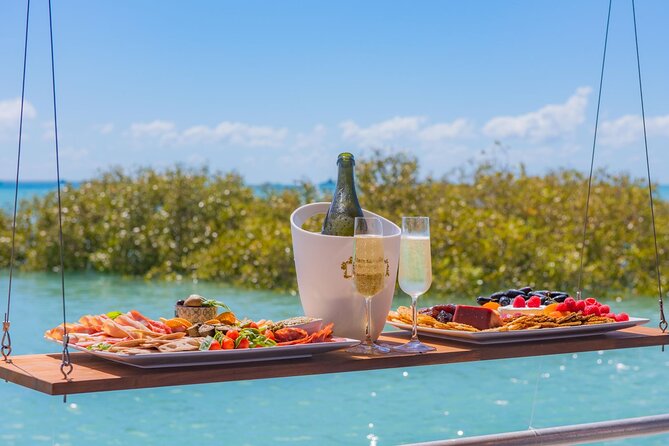 SCENIC AND PREHISTORIC CRUISE - Sparkling Wine & Gourmet Platters - Key points at a glance
