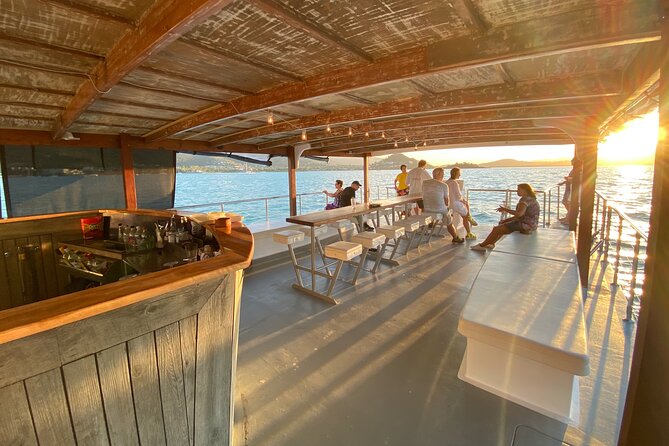 Sundowner Sunset Cruise Airlie Beach - Key points to know before booking