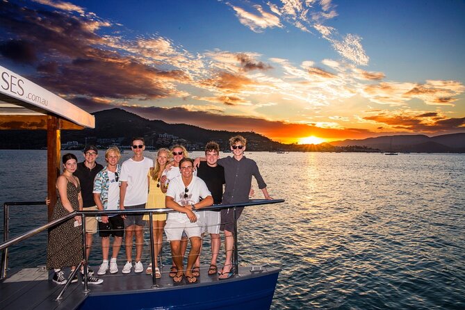 Sundowner Sunset Cruise Airlie Beach - A welcome drink and a relaxed start