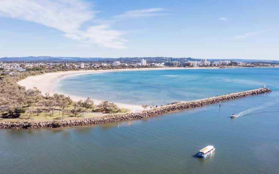 Sunshine Coast: 1-Hour Land and Water Tour - Seating, bags, and comfort