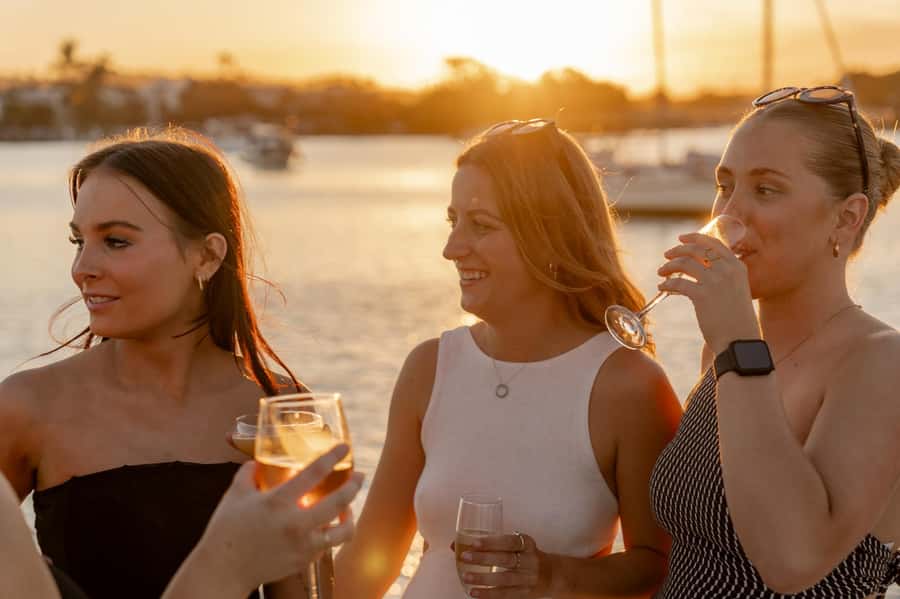 Sunshine Coast: Mooloolaba River Sunset Cruise - Picking up the catch of the day