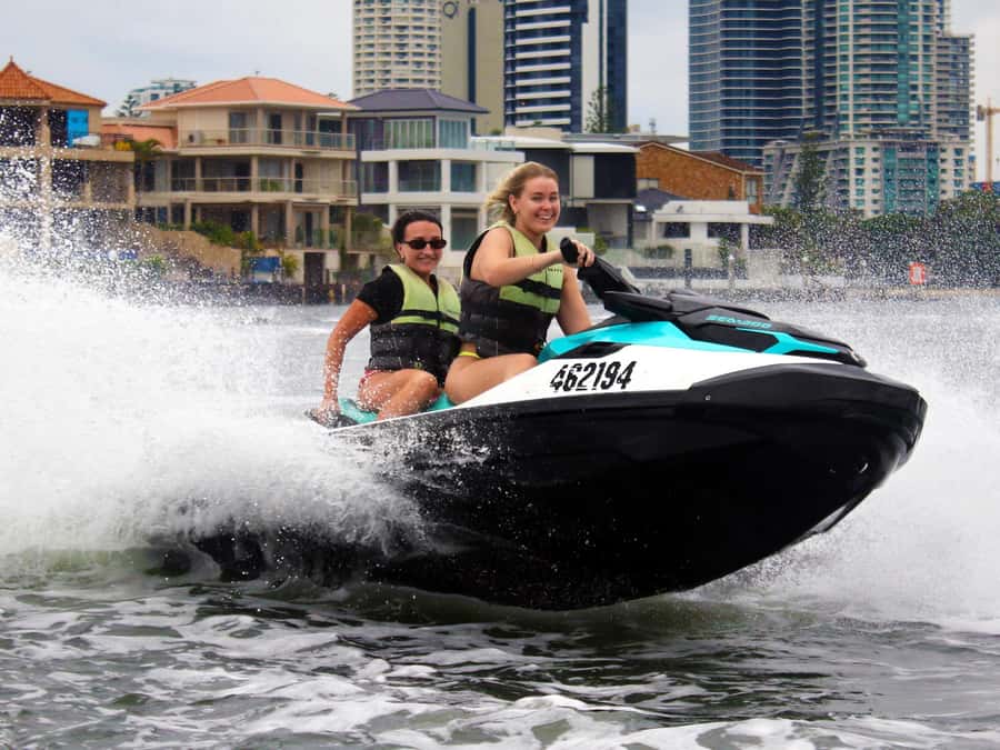 Surfers Paradise: 1-Hour Jet Ski Tour - A 30-minute briefing that helps beginners