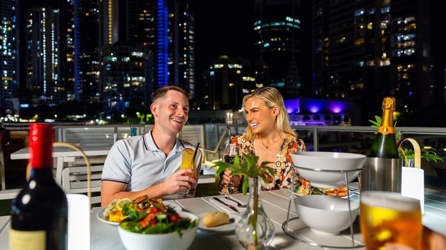 Surfers Paradise: Buffet Dinner Sightseeing Cruise - Live music and the mood on board