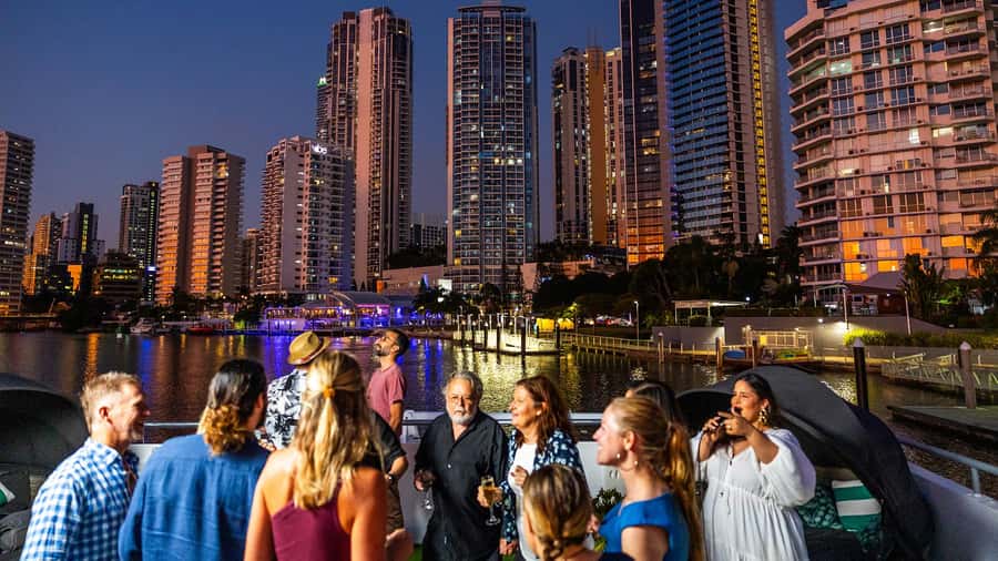 Surfers Paradise: Buffet Dinner Sightseeing Cruise - A realistic look at the commentary
