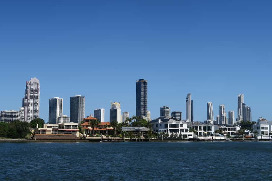 Surfers Paradise: Sightseeing Midday River and Canal Cruise - Commentary, jokes, and the human touch
