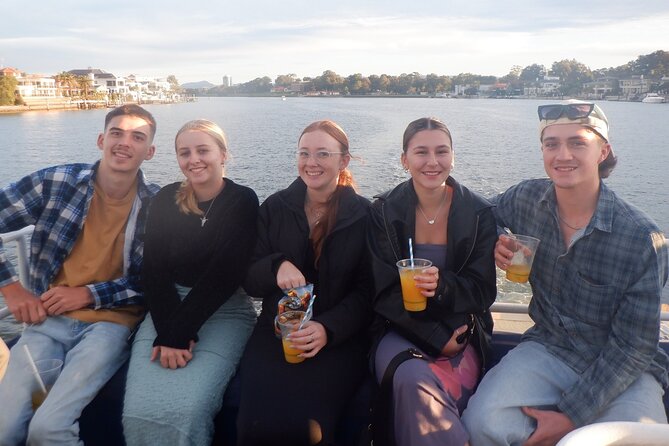 Surfers Paradise: Sightseeing Sunset River Cruise - Key points at a glance