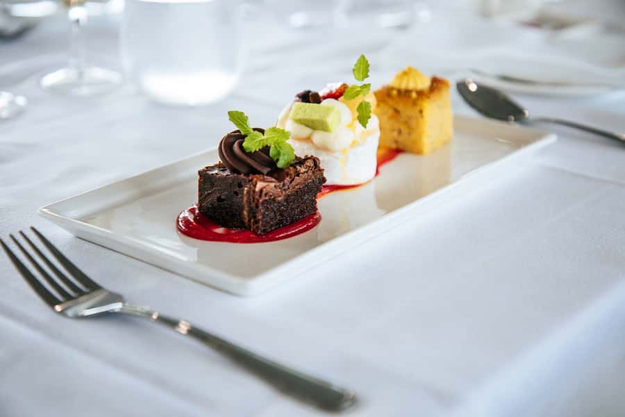 Sydney: 3-Course All Inclusive Dinner Harbour Cruise - Harbour Bridge and Opera House views