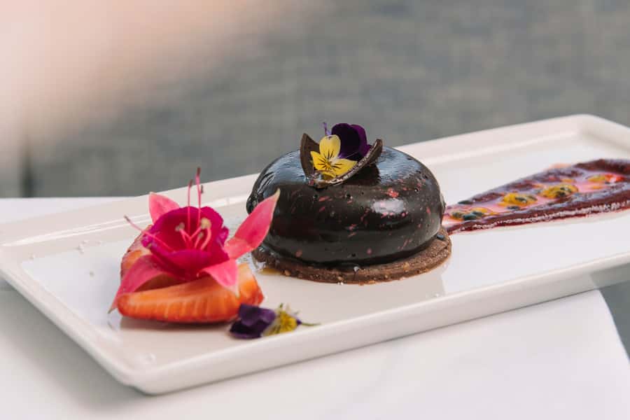 Sydney: 3-Course All Inclusive Dinner Harbour Cruise - Past Taronga Zoo and Luna Park after dark