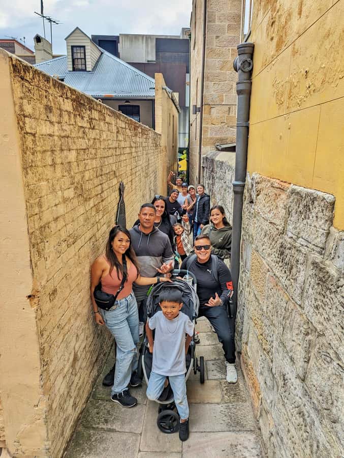 Sydney: City & The Rocks 3.5-Hour Walking Tour with a Drink - Cenotaph, Angel Place, and smaller city details