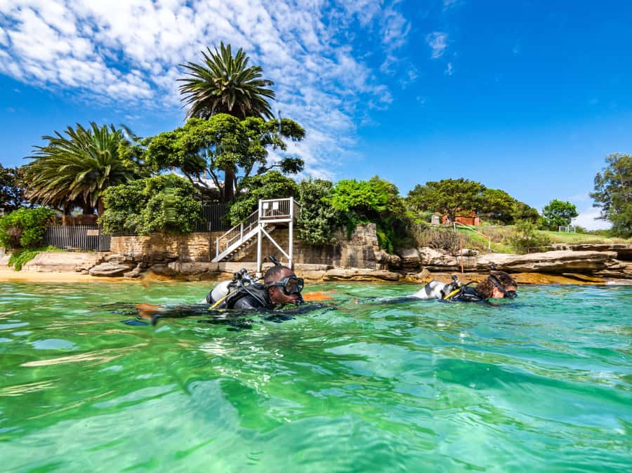 Sydney: Discover Scuba Dive at Australia's most Iconic Beach - Learning the basics before entering the ocean
