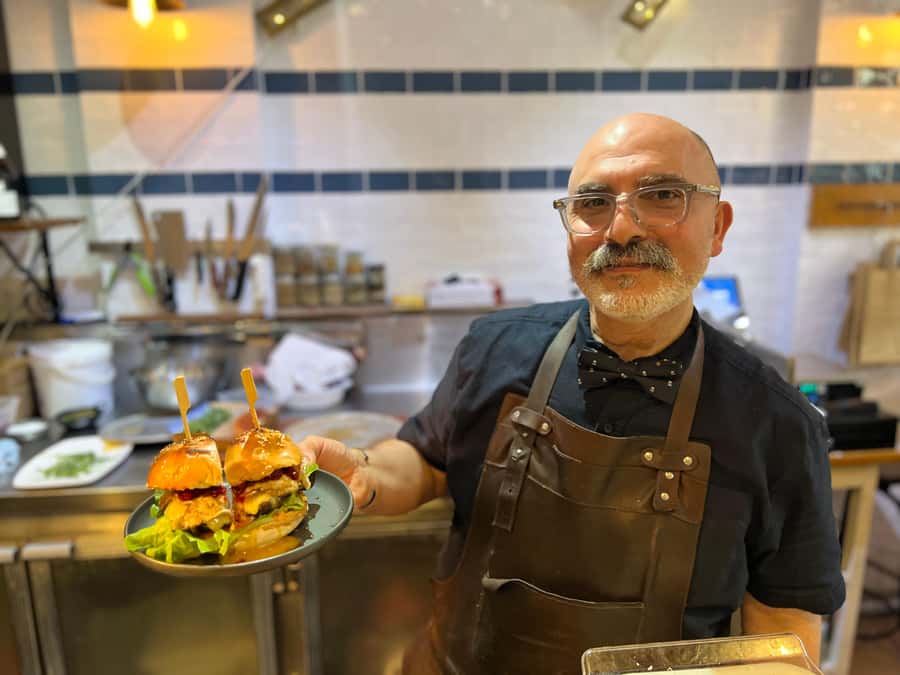 Sydney: Food Tour in Trendy Surry Hills with 8 Tastings - Leafy lanes, pub dessert, and ginger beer