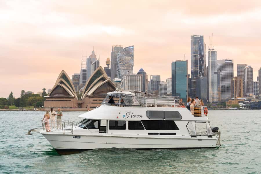 Sydney: Golden Glow Sunset Harbour Cruise with 1 Drink - Boarding HEAVEN at Aquarium Wharf