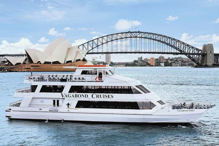 Sydney Harbour: 3-Hour Lunch Cruise with Live Music - King Street Wharf and the first minutes aboard