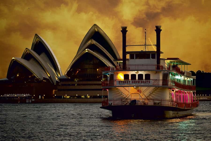 Sydney Harbour: Cabaret Cruise with 3-Course Dinner - Why this cruise works as a Sydney night out