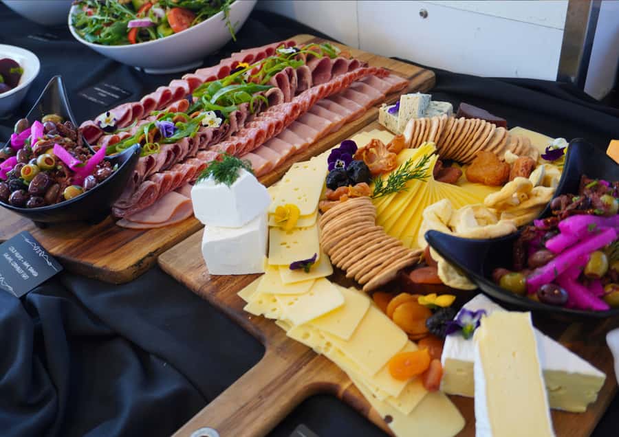 Sydney: Harbour Cruise with Buffet Lunch - Why a Sydney Harbour lunch cruise works so well