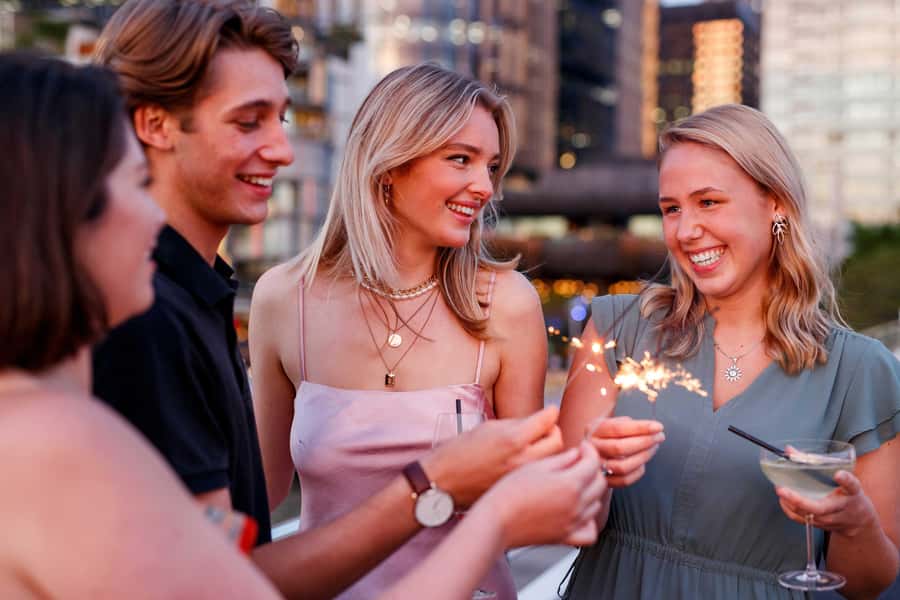Sydney: Harbour Dinner Cruise with 3, 4 or 6-Course Menu - What the views are like at sunset and after dark