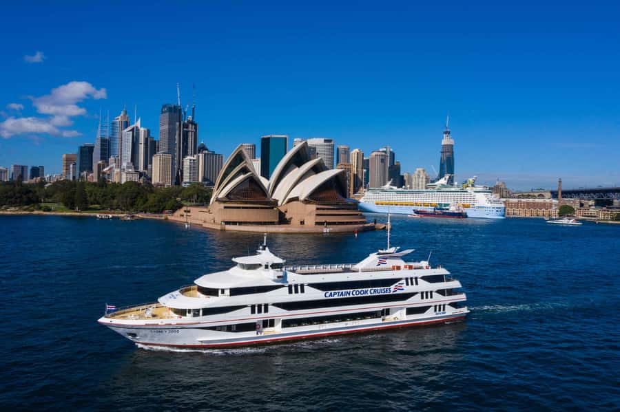 Sydney: Harbour Lunch Cruise with 2 or 3-Course Menu - The Harbour Bridge and Opera House from the water