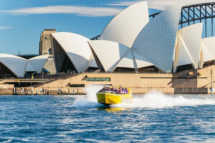 Sydney Harbour: Thunder Thrill Jet Boat Ride - Getting to the Eastern Pontoon
