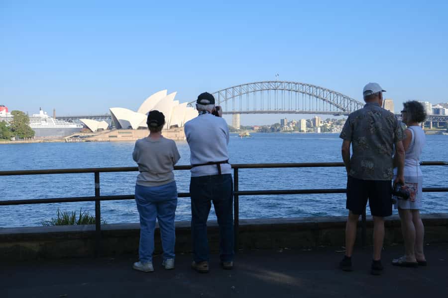 Sydney Harbour to Bondi: Small Group Half–Day Experience - Tamarama and Bronte bring you to the Pacific