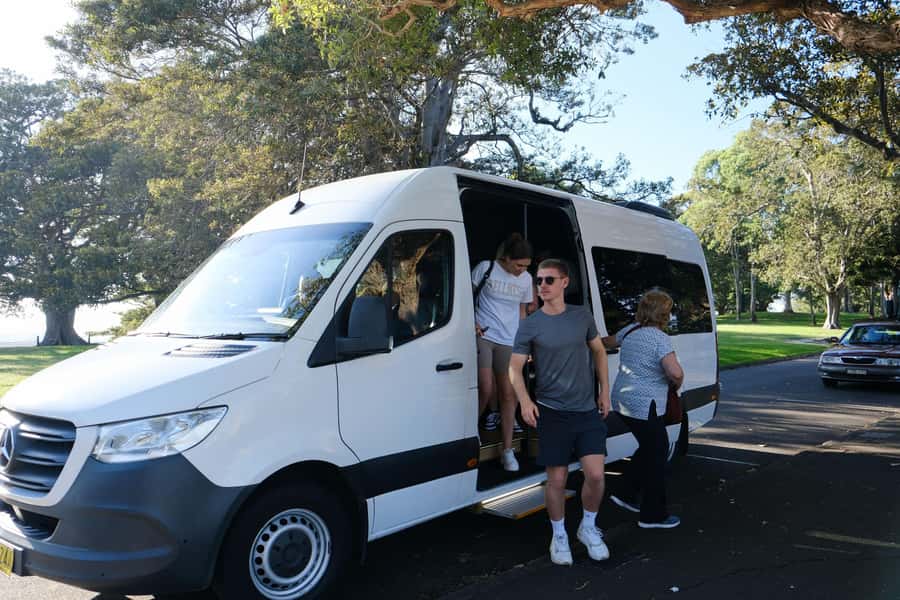 Sydney Harbour to Bondi: Small Group Half–Day Experience - Bondi Beach gives the tour its easy highlight
