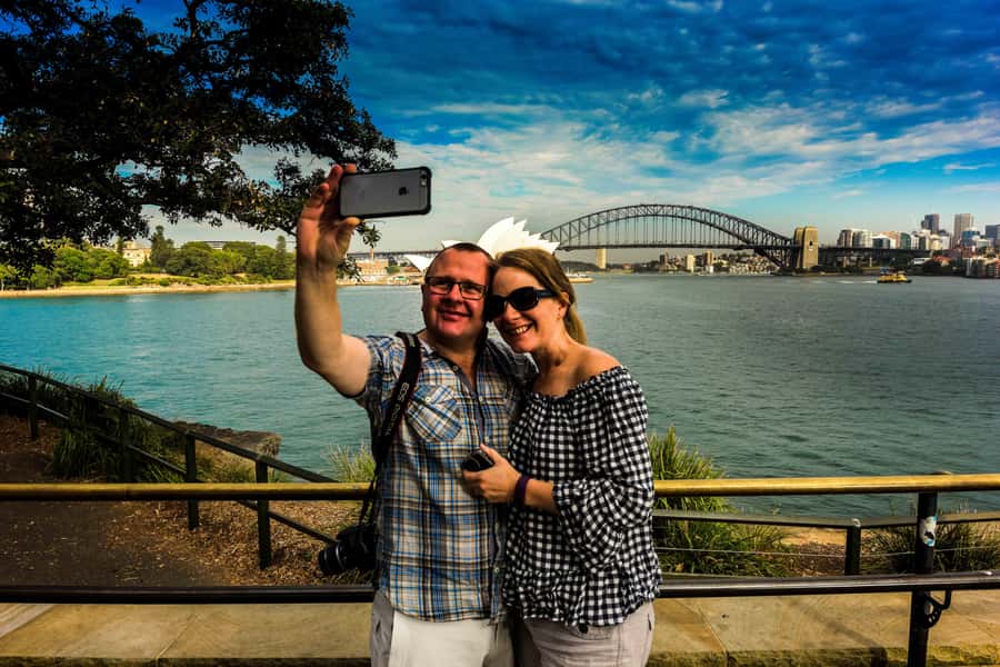 Sydney Harbour to Bondi: Small Group Half–Day Experience - The final harbor view at Mrs Macquarie’s Point