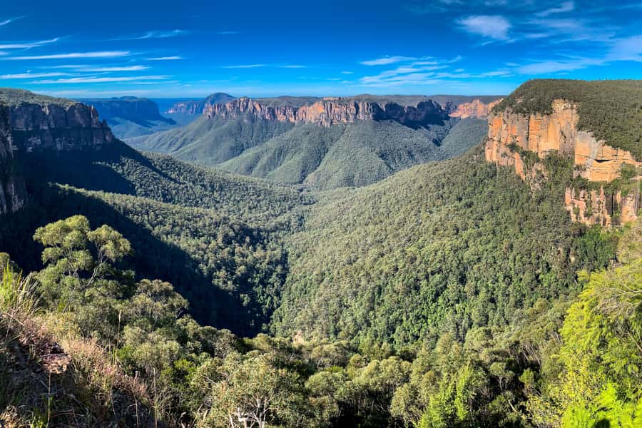 Sydney: Luxury Blue Mountains Adventure with Wentworth Falls - Walking through Wentworth Falls and the Jamison Valley