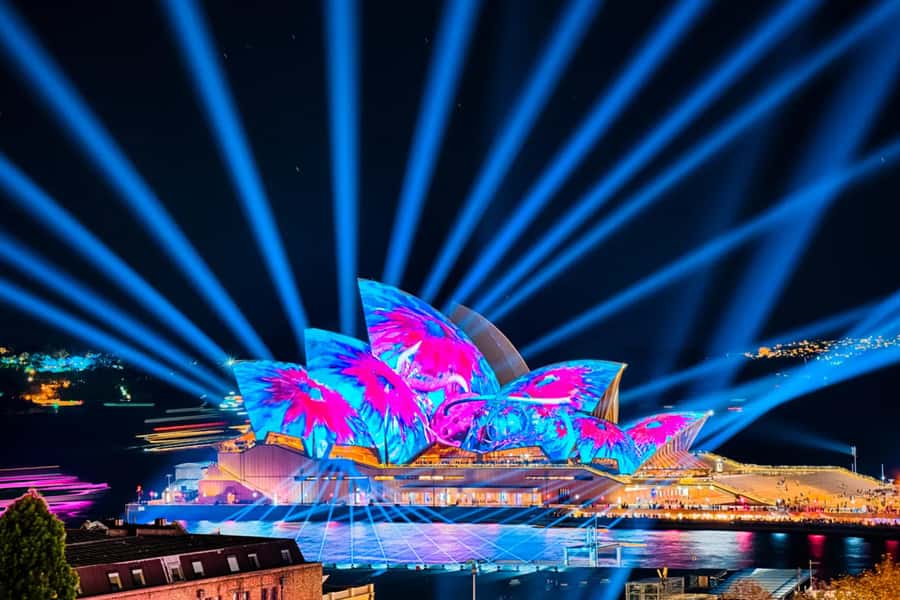 Sydney: Premium Catamaran Vivid Cruise with Welcome Drink - Seeing Vivid Sydney from the water