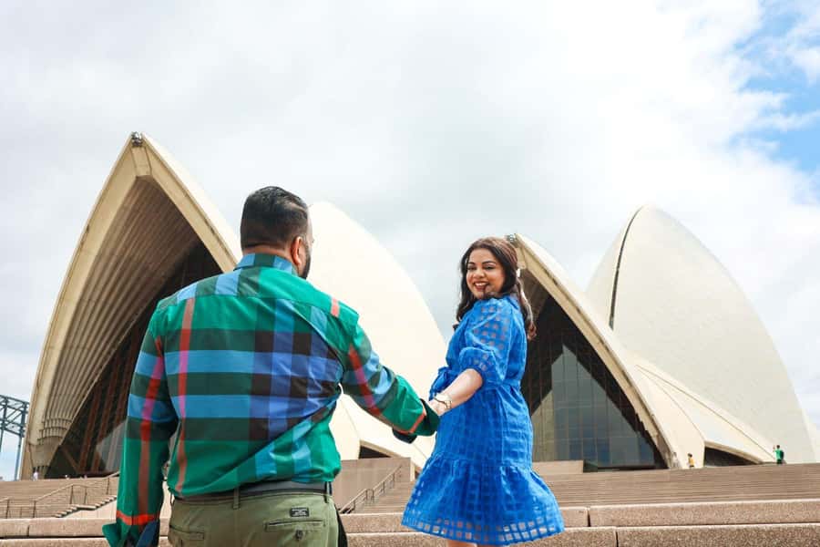 Sydney: Private Photoshoot outside the Opera House - What happens beside the Opera House