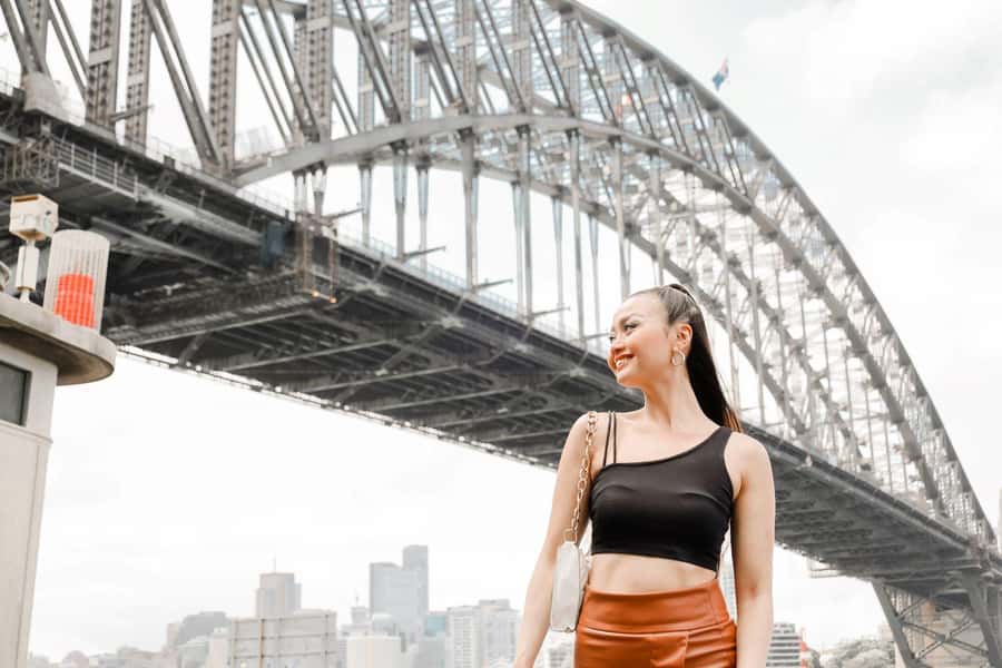 Sydney: Private Photoshoot outside the Opera House - Avoiding the main booking problem