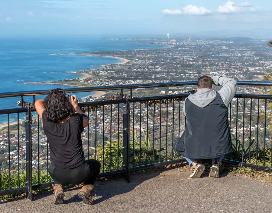 Sydney: Sea Cliff Bridge, Kiama Blowhole and Farmlands Tour - Kiama Blowhole and the coastal walk