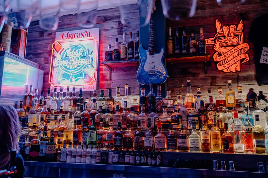 Sydney: Secret Bar Guided Tour with Complimentary Drink - Why this Sydney bar crawl works