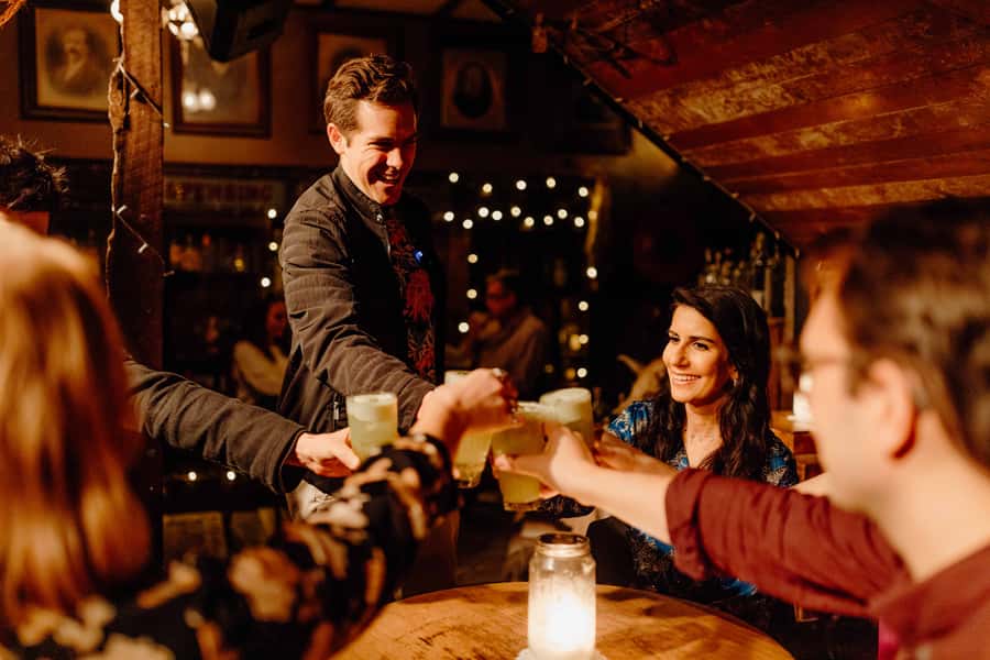 Sydney: Secret Bar Guided Tour with Complimentary Drink - What the guides add to the night