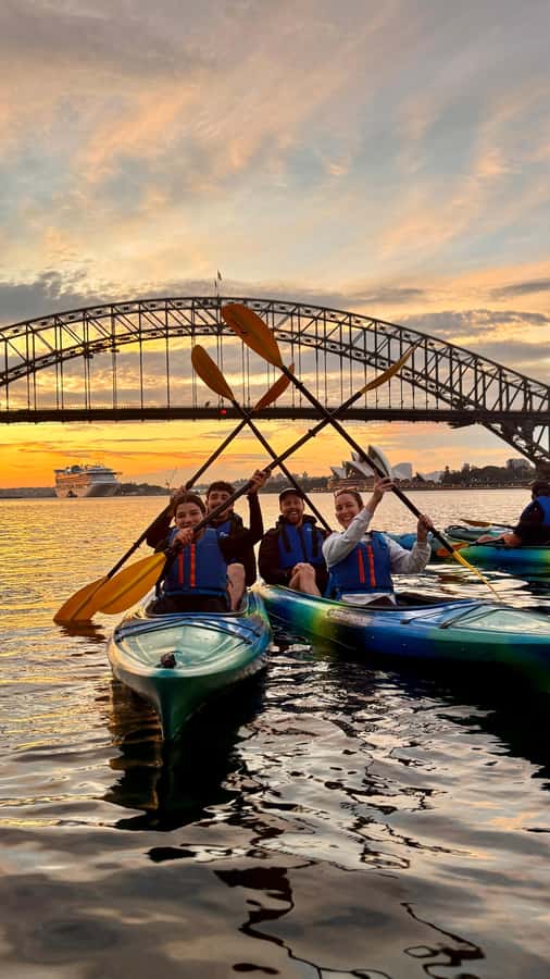 Sydney: Sunset Kayak Tour with Opera House Views - Clothing, footwear, and small practical details