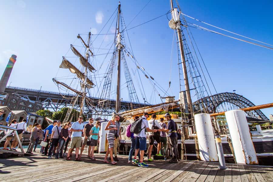 Sydney: Tall Ship Harbour Twilight Dinner Cruise - Choosing between the Southern Swan and Soren Larsen