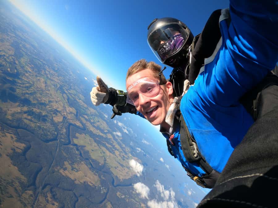 Sydney: Tandem Skydive with Optional Transfers - The 20 to 25-minute flight to 15,000 feet