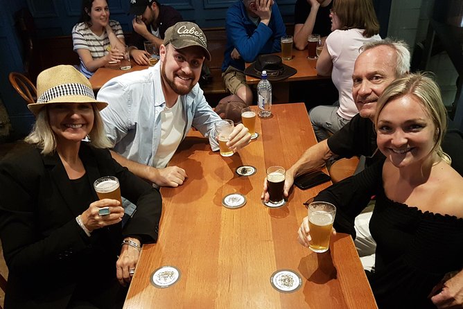 The Rocks Pub Walking Tour - What the guides add to the experience