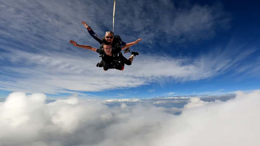 Torquay: Skydive over The Great Ocean Road - opt Melb pickup - The five to seven minute parachute ride