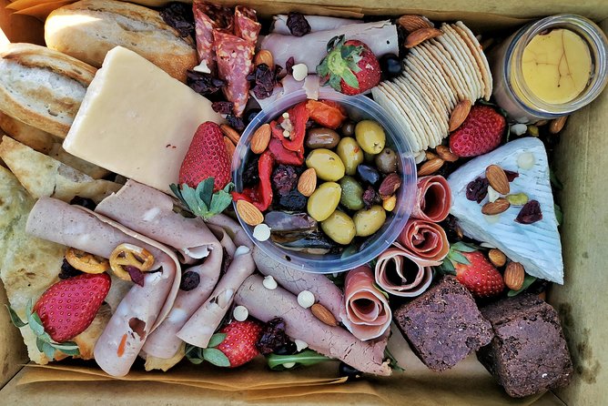 Uncork the Hunter Full Day Hunter Valley Winery Tour - Lunch: a grazing box that earns its place