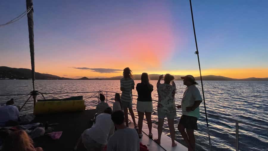 Whitsundays Sailing & Snorkelling Day Tour – All Inclusive - The return sail and sunset finale