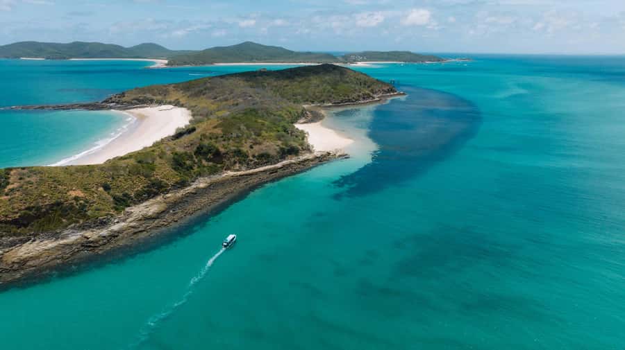 Yeppoon: Great Keppel Island Fast Boat Snorkel & Lunch Tour - Snorkelling at the Keppel Islands